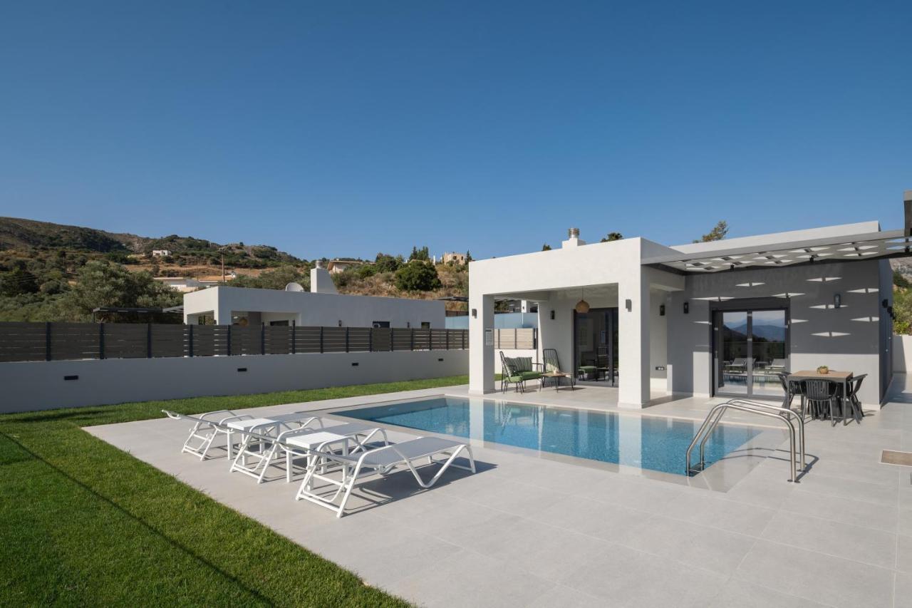 Eolides Villas , Quite Idyll Of Rural Bliss,By Thinkvilla Lambiní Esterno foto