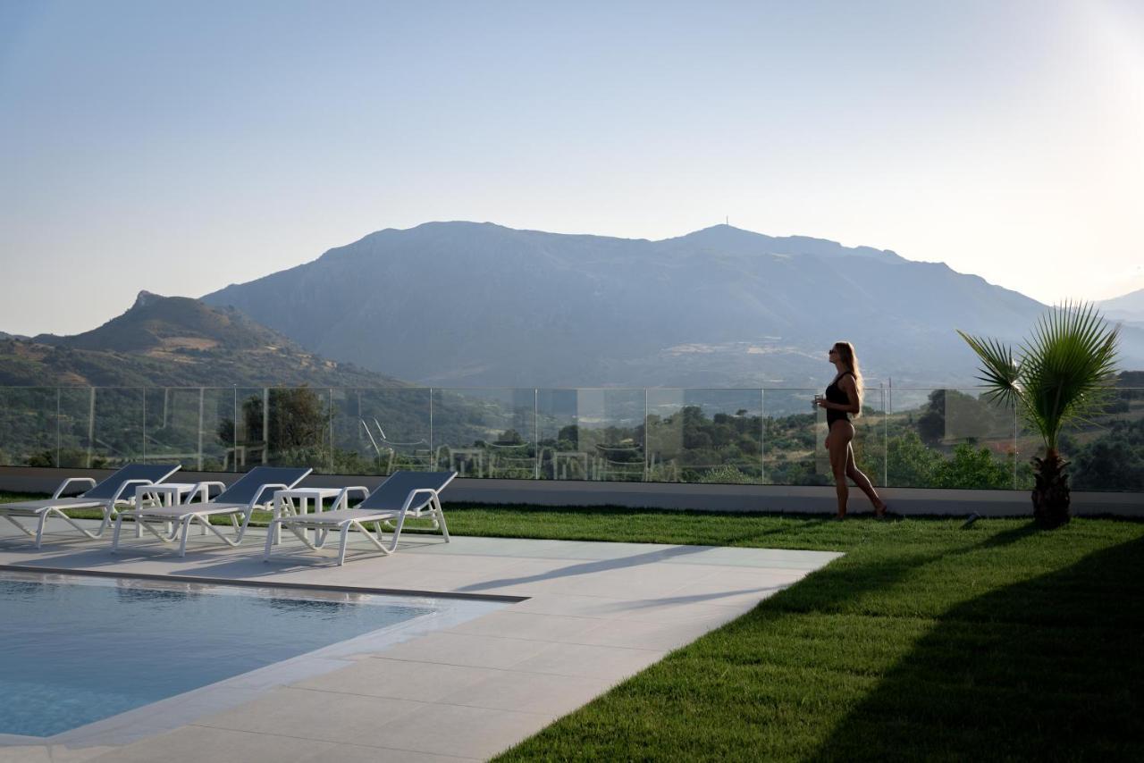 Eolides Villas , Quite Idyll Of Rural Bliss,By Thinkvilla Lambiní Esterno foto